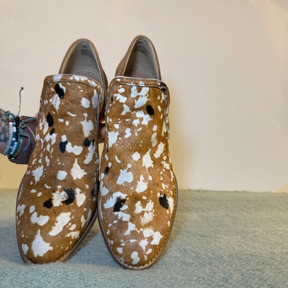 DIBA TURE | Shy Town Ankle Bootie - Picture 5 of 8